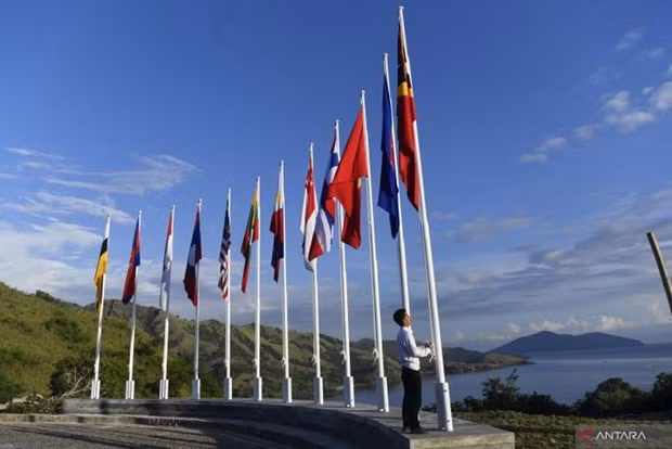 Altos funcionarios debaten preparativos de la 42 Cumbre de la ASEAN ảnh 1