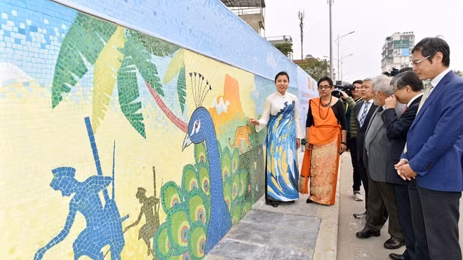 Presentan en Mural Cerámico de Hanoi bellezas naturales y culturales de Sri Lanka ảnh 1