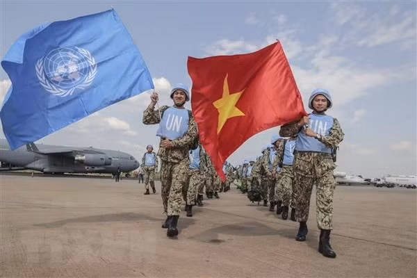  Participar en misiones de paz de ONU afirma posición de Vietnam, destaca viceministro de Defensa ảnh 1