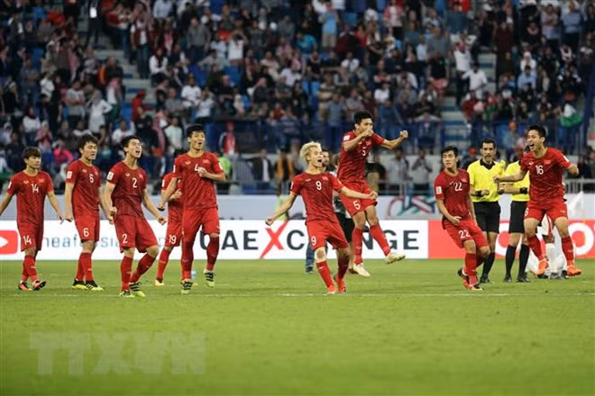 Resalta la prensa de Medio Oriente victoria del equipo vietnamita de fútbol en Copa Asiática-2019 ảnh 1