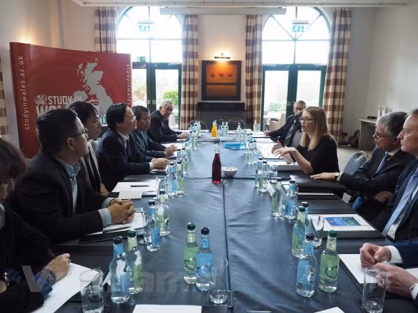 Perspectivas de cooperación educativa entre Vietnam y Reino Unido ảnh 1