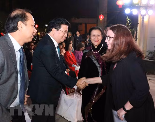 Otorga Vietnam importancia a la diplomacia de pueblo a pueblo, afirma su vicepremier ảnh 1