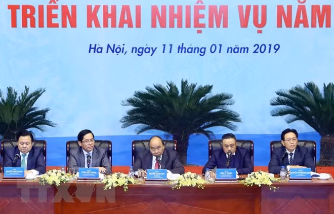 Premier de Vietnam pide al sector petrolero confirmar su papel en la economía nacional ảnh 1