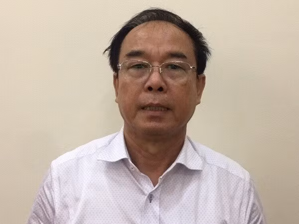 Inician procedimiento legal contra exdirigente de Ciudad Ho Chi Minh por violaciones de regulaciones estatales ảnh 1