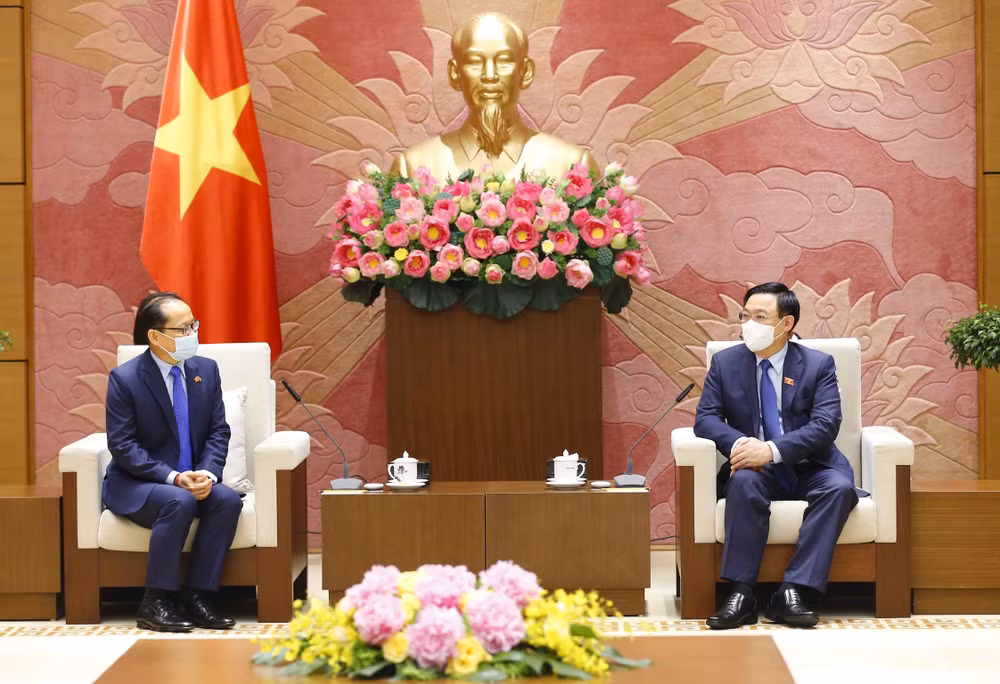Presidente del Parlamento de Vietnam destaca relaciones de amistad con Camboya ảnh 1
