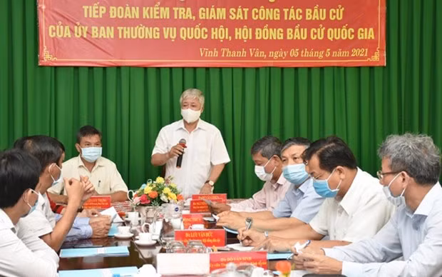 Revisan preparativos para las elecciones legislativas en Kien Giang y Phu Yen ảnh 1