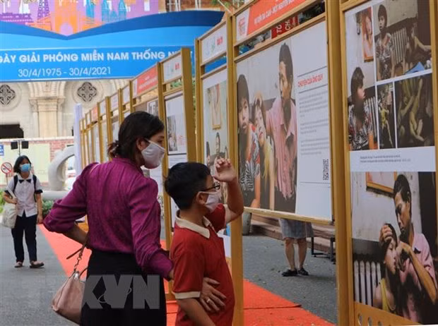 En Vietnam exposición "Juicio del Agente Naranja: un demandante, millones de víctimas" ảnh 1
