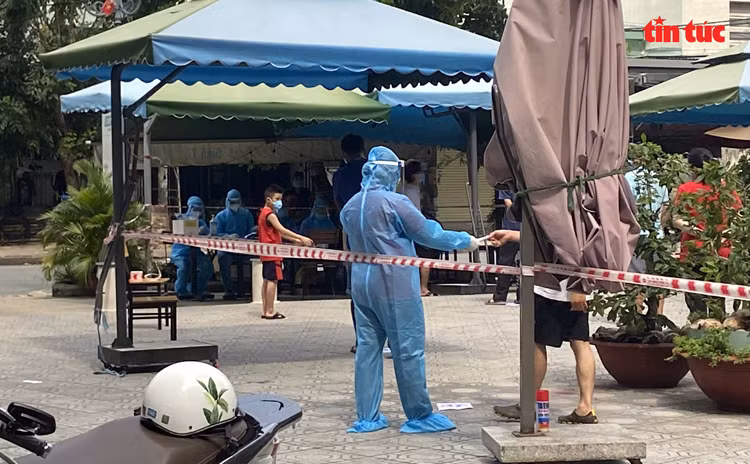 Inician procedimiento legal de caso relacionado con brote del COVID-19 en Ciudad Ho Chi Minh ảnh 1