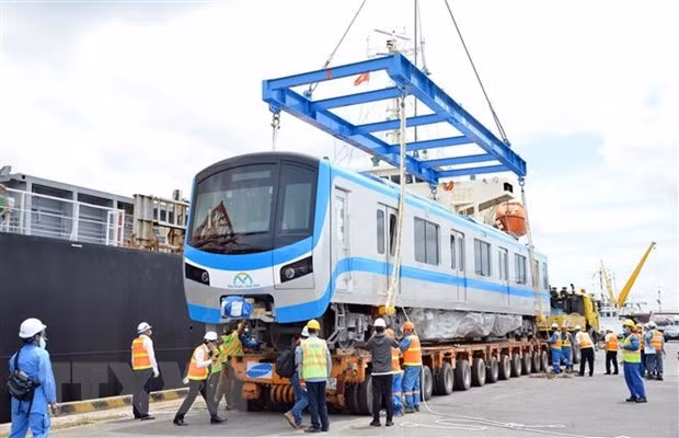 Ciudad Ho Chi Minh recibe a otros dos trenes para la línea 1 del metro ảnh 1