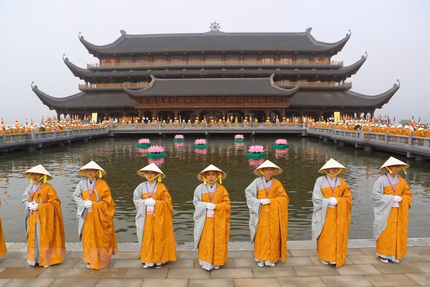 Extienden mejores deseos a comunidad budista en Vietnam con motivo del Vesak ảnh 1
