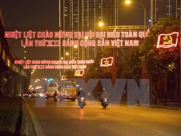 En saludo al XII Congreso de PCV: Hanoi determinada a mejorar su posición ảnh 1