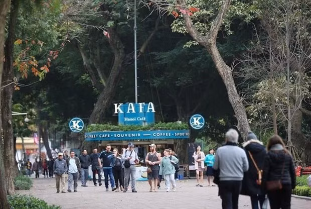 Hanoi planea dar la bienvenida a 29 millones de turistas este año ảnh 1