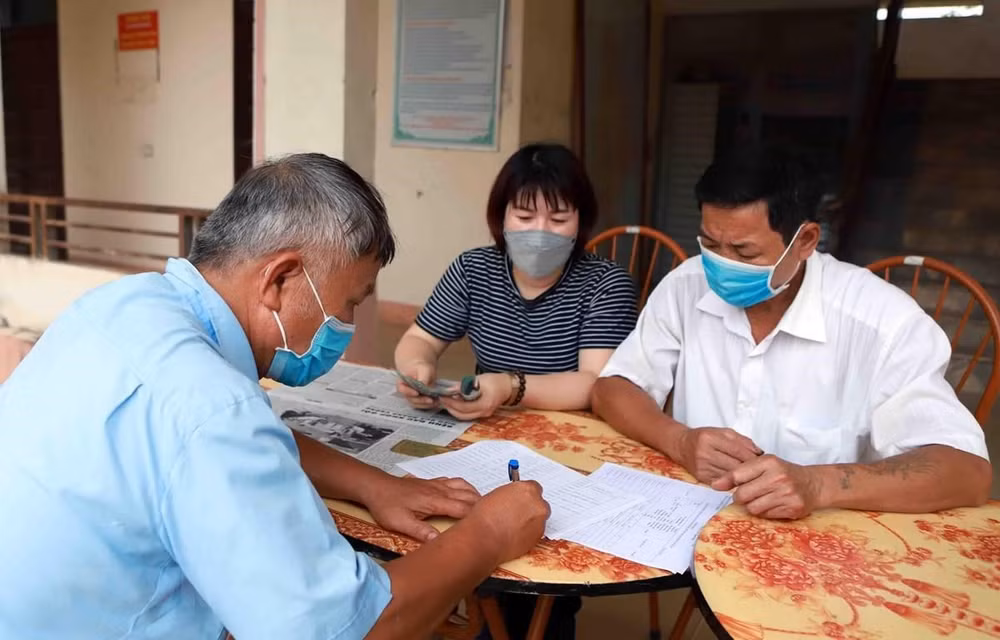 Gobierno vietnamita ofrece asistencia a trabajadores afectados por el COVID-19 ảnh 1