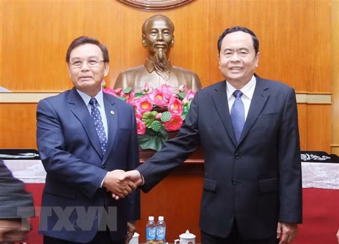 Presidente del Frente laosiano de Construcción Nacional visita Vietnam ảnh 1