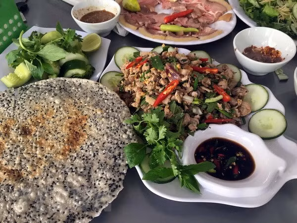 Productos vietnamitas presentes la feria de alimentos en Rusia ảnh 1