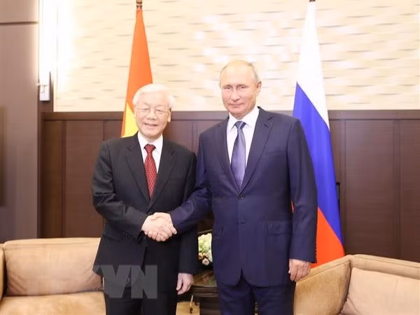 Máximo dirigente partidista de Vietnam concluye visita a Rusia ảnh 1