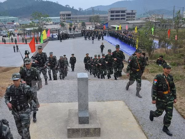 Robustecen lazos de amistad entre guardafronteras vietnamitas y chinos ảnh 1