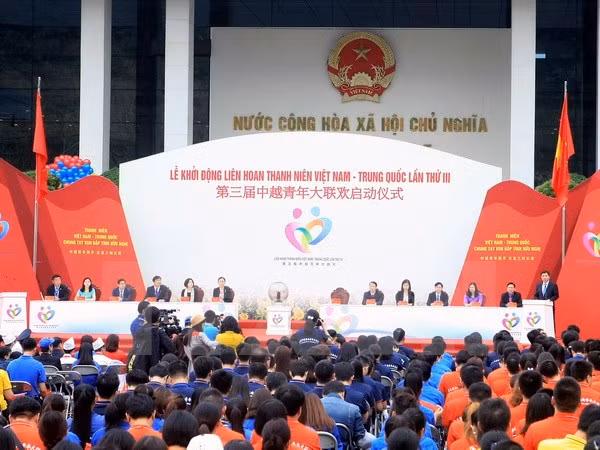 Diversas actividades en marco de III Festival Juvenil Vietnam-China ảnh 1