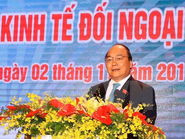 Premier de Vietnam ratifica compromiso con renovación de economía nacional ảnh 1
