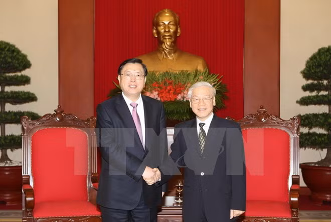 Líder partidista recibe a presidente de la Asamblea Popular Nacional de China ảnh 1