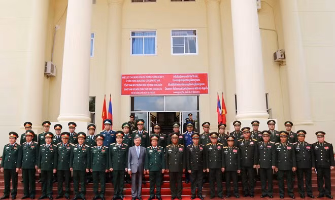 Resaltan colaboración en defensa entre Vietnam y Laos ảnh 1
