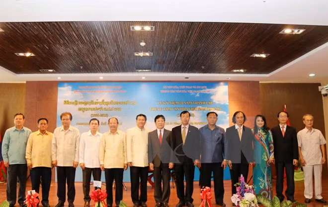  Inauguran Semana de Cultura vietnamita en Laos ảnh 1
