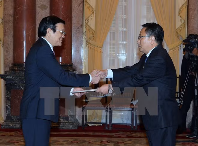 Presidente vietnamita recibe a nuevos embajadores ảnh 1