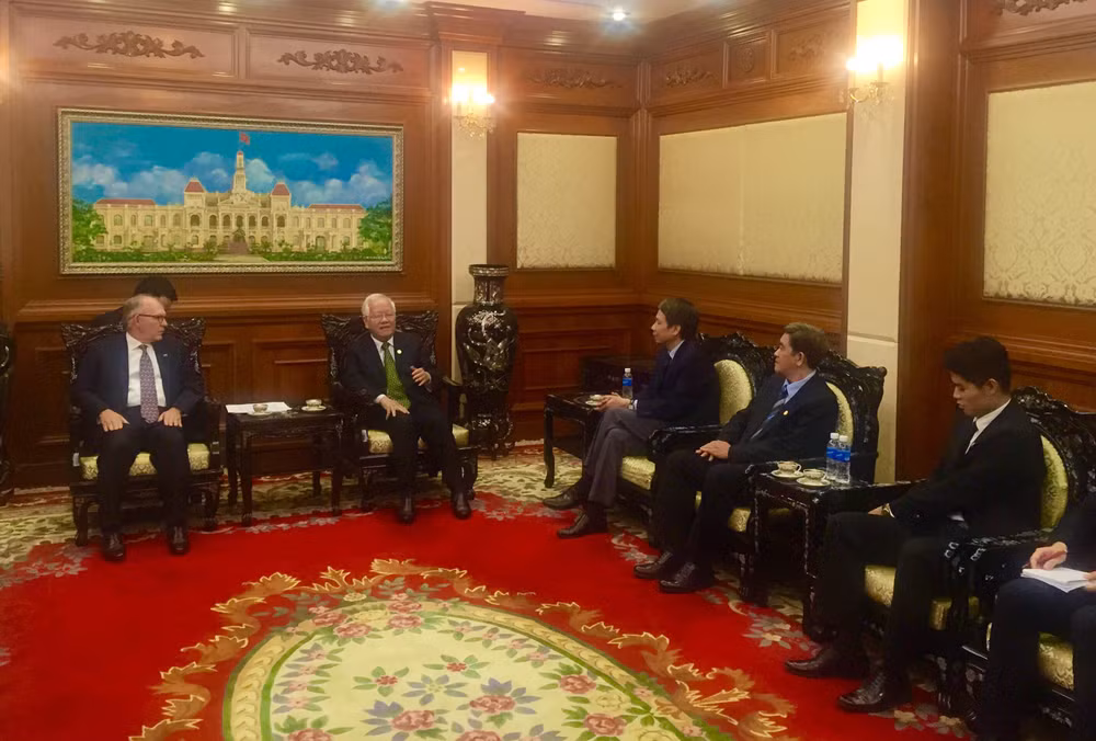 Encargado de negocios de Colombia concluye visita a Ciudad Ho Chi Minh ảnh 1