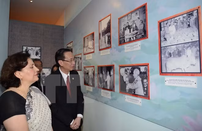 En Ciudad Ho Chi Minh exposición sobre amistad Vietnam - India ảnh 1