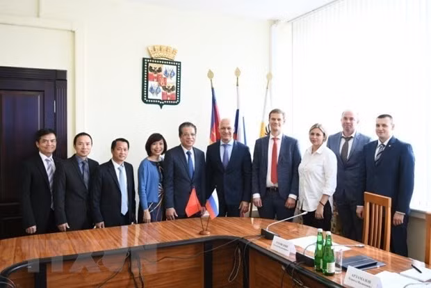 Embajador vietnamita en Rusia realiza visita de trabajo en provincia de Krashnodar ảnh 1