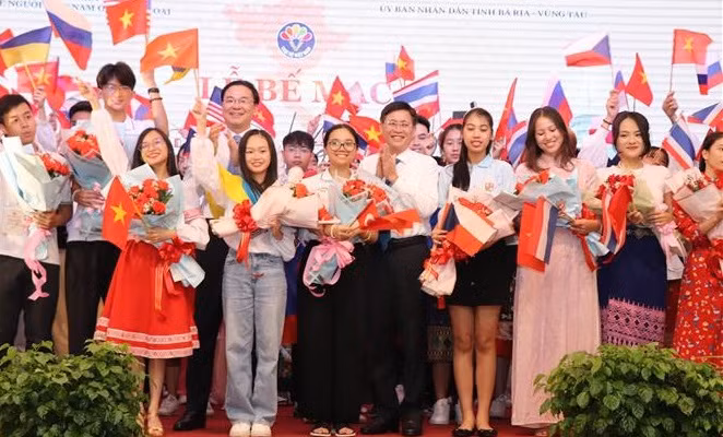 Concluyen Campamento de Verano de Vietnam 2022 ảnh 1
