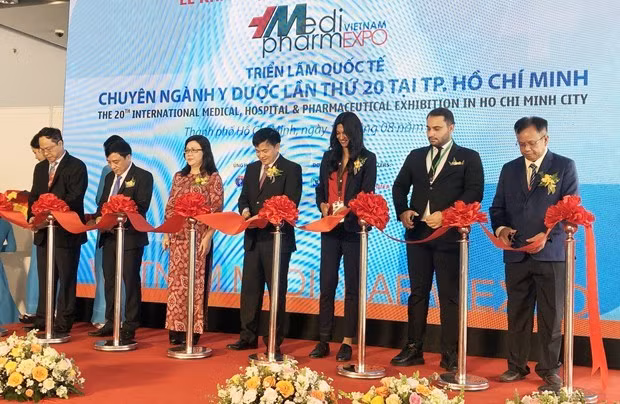 Inauguran XX Exposición Medi-Pharm de Vietnam en Ciudad Ho Chi Minh ảnh 1