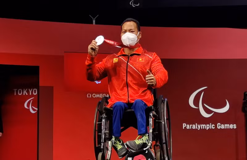 Deportista vietnamita gana oro en halterofilia de ASEAN Para Games ảnh 1