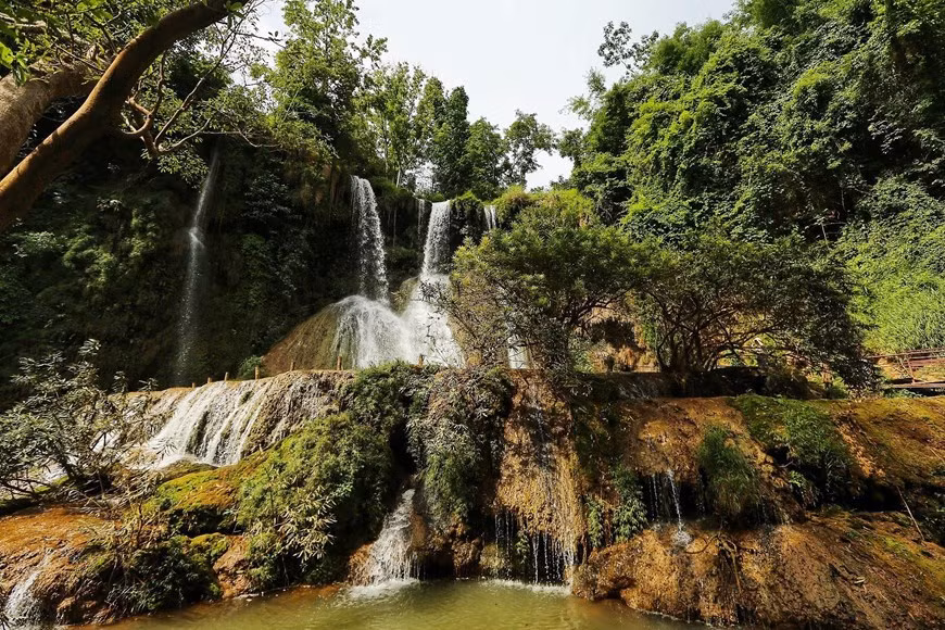 Lanzan conjunto de sellos sobre cascadas famosas de Vietnam ảnh 1