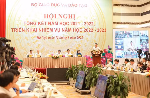 Vicepremier vietnamita insta a seguir renovando plan de estudios de educación básica ảnh 2