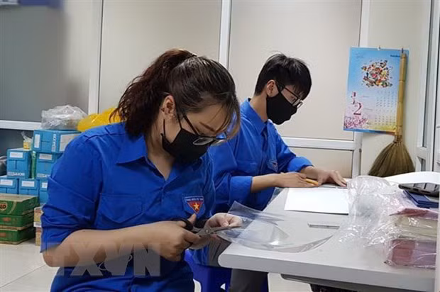 Crean más de 10 mil empleos para ayudar a trabajadores vietnamitas ảnh 1