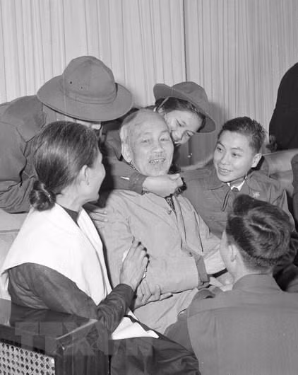 Coloquio sobre pensamientos y ética del Presidente Ho Chi Minh ảnh 1