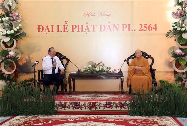 Felicita vicepremier permanente de Vietnam a seguidores budistas por Día de Vesak ảnh 1