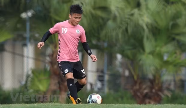 Futbolista vietnamita entre los mejores de Asia ảnh 1