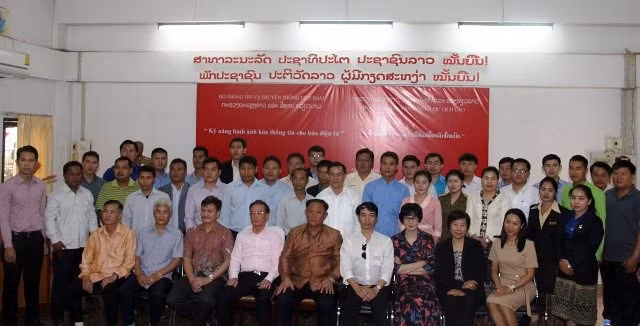 Vietnam respalda a periodistas laosianos en mejorar habilidades profesionales ảnh 1