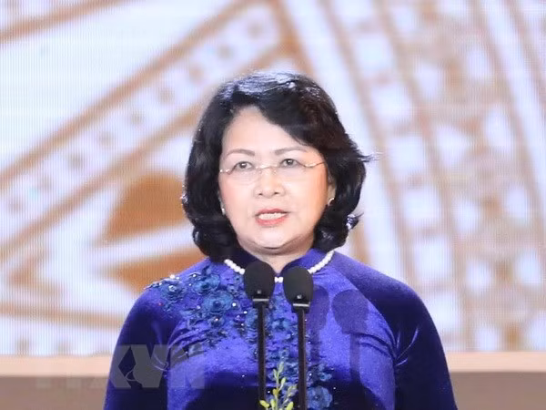 Vicepresidenta de Vietnam parte hacia Australia para Cumbre Global de Mujeres ảnh 1