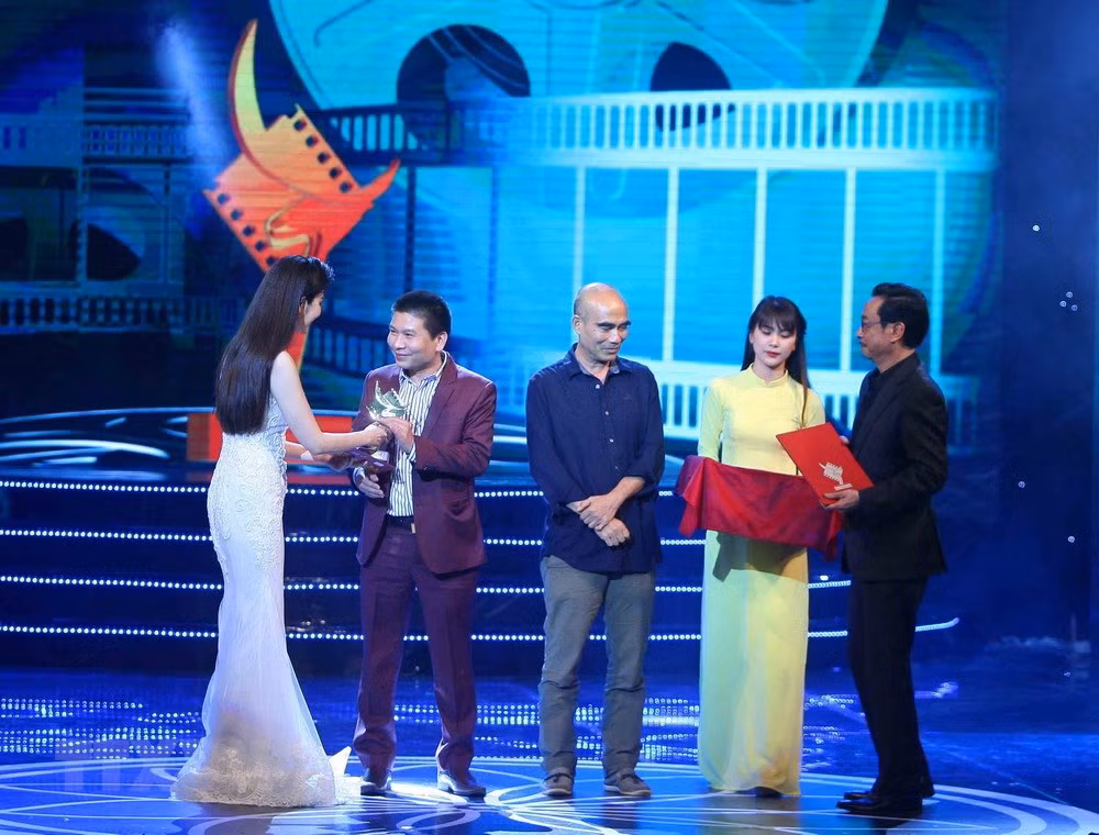“Thuong nho o ai” merece premio de “Cometa de Oro 2017” a mejor película vietnamita ảnh 1