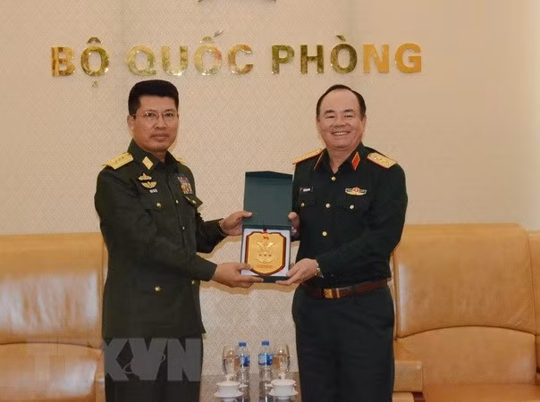 Fuerzas armadas vietnamitas y myanmenas fortalecen cooperación ảnh 1