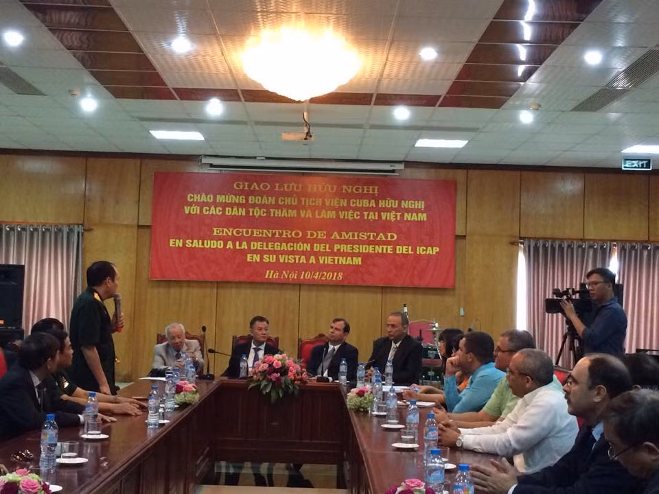 Encuentro amistoso fortalece relaciones Vietnam- Cuba ảnh 1