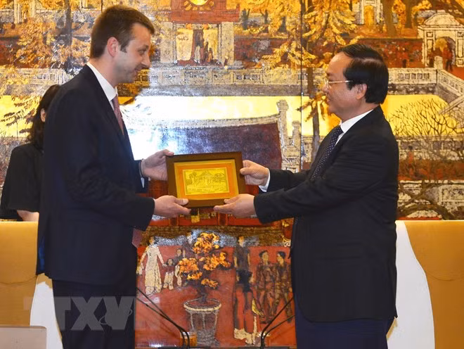 Hanoi y ciudad griega de Édessa por promover cooperación ảnh 1
