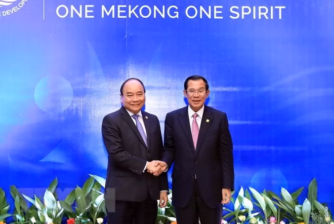 Premieres de Vietnam y Camboya se reúnen en marco de Cumbre de MRC ảnh 1