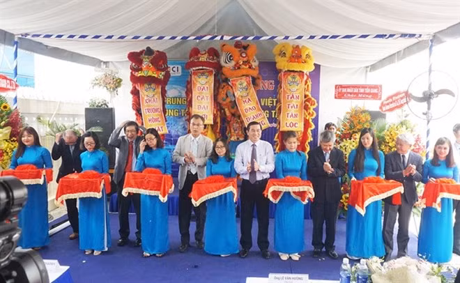 Inauguran centros de emprendimiento innovador y de renovación de TIC en Delta del Mekong ảnh 1