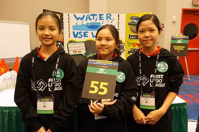 Estudiantes vietnamitas ganan premios en Primera Liga de Lego ảnh 1
