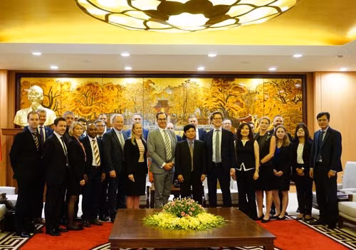 Hanoi exhorta a mayor presencia de inversores suecos ảnh 1