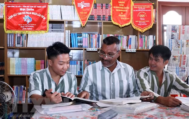 Prestan asistencia a presos extranjeros en Vietnam para rehacer su vida ảnh 1